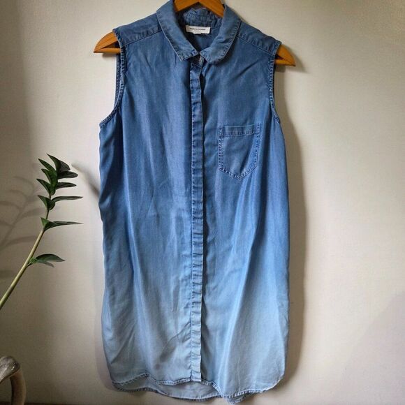 EUC BEACHLUNCHLOUNGE COLLECTION CHAMBRAY SLEEVELESS GRADIENT BUTTONED DRESS SZ L - Picture 2 of 16